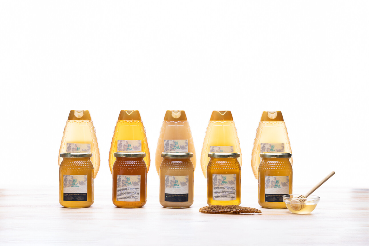 Tarros de miel en fila